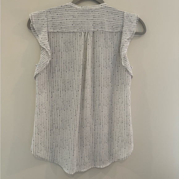 H&M White Sleeveless Button Down Shirt - Picture 5 of 6